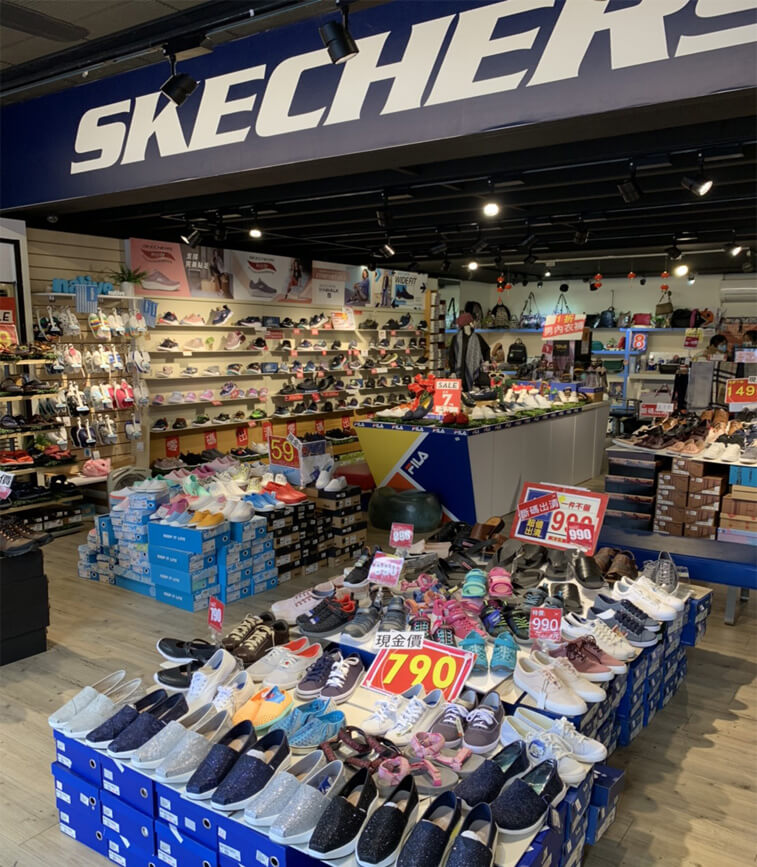 鞋類7折起 衣服買一送一