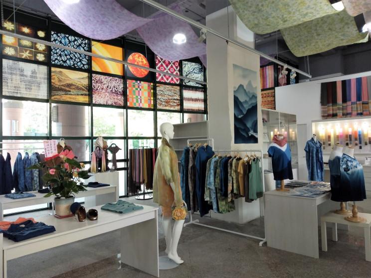 天染工坊臺中文創店