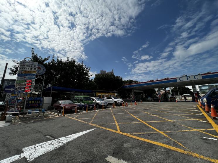 台灣中油昌平路加油站